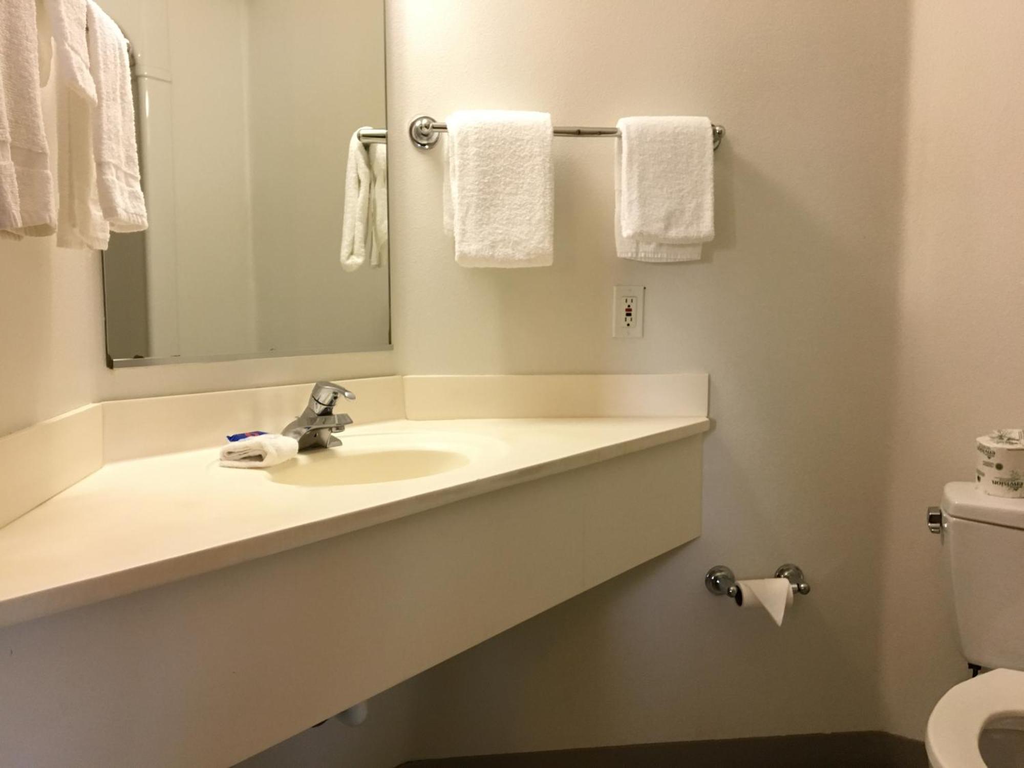 Hotel 6-portland, Or - I-5