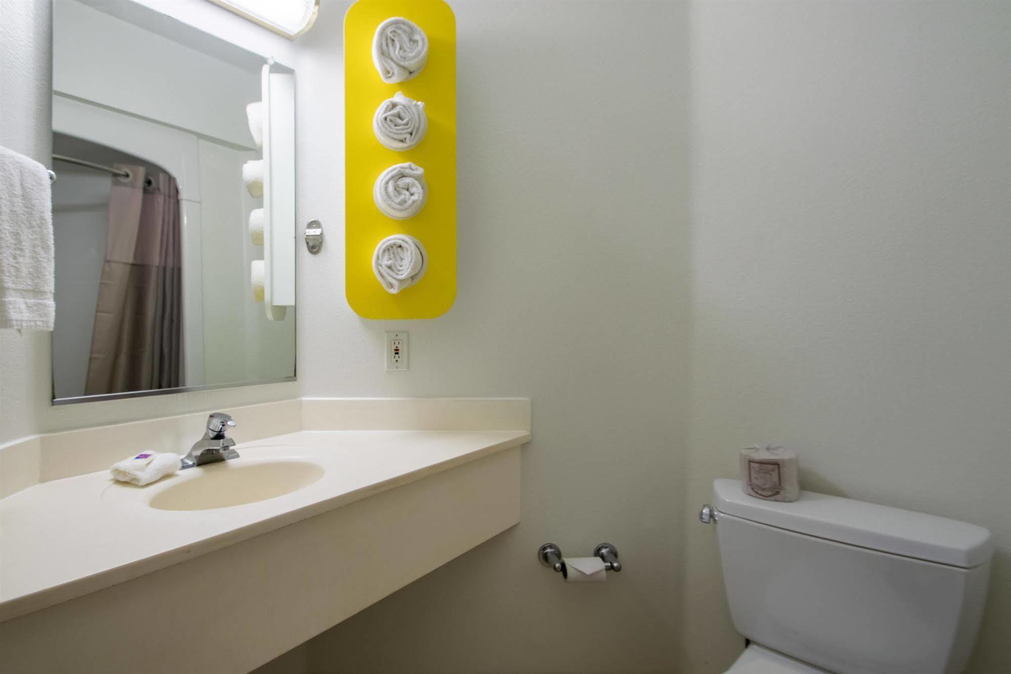 Hotel 6-portland, Or - I-5 2*
